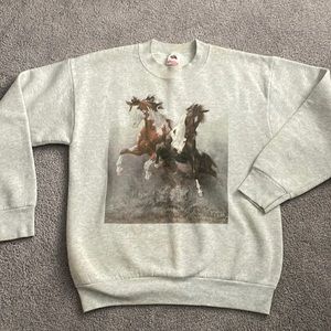 Vintage horse sweatshirt soooo cute!